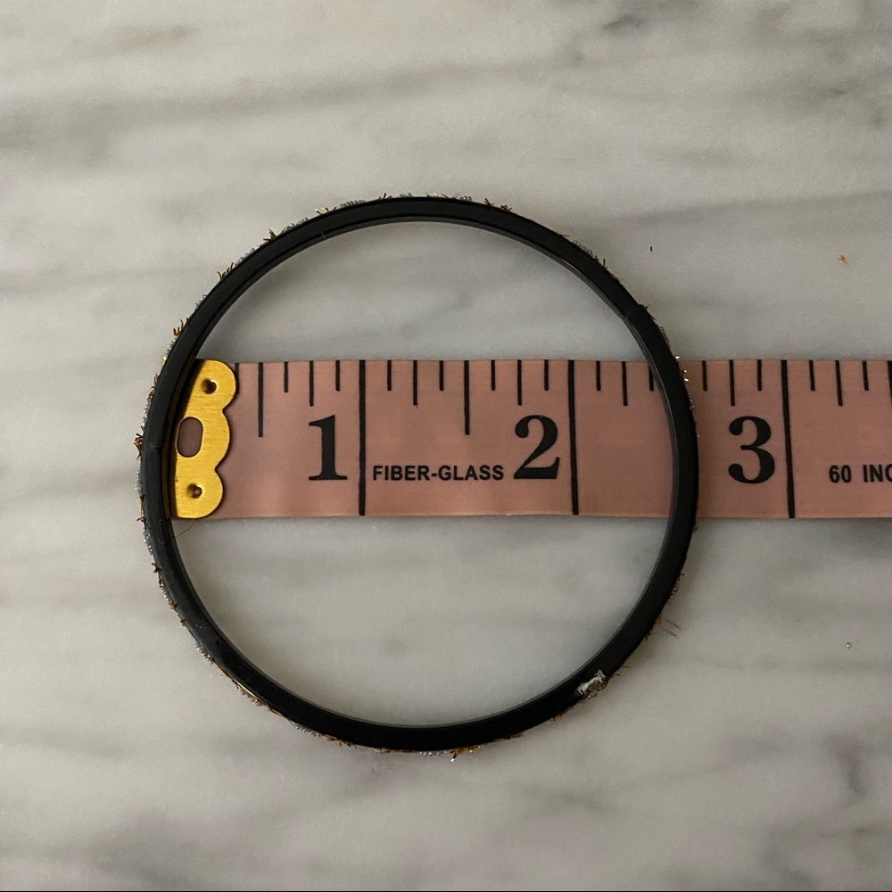 Bundle of 19 black, gold and silver bangles - Picture 4 of 6